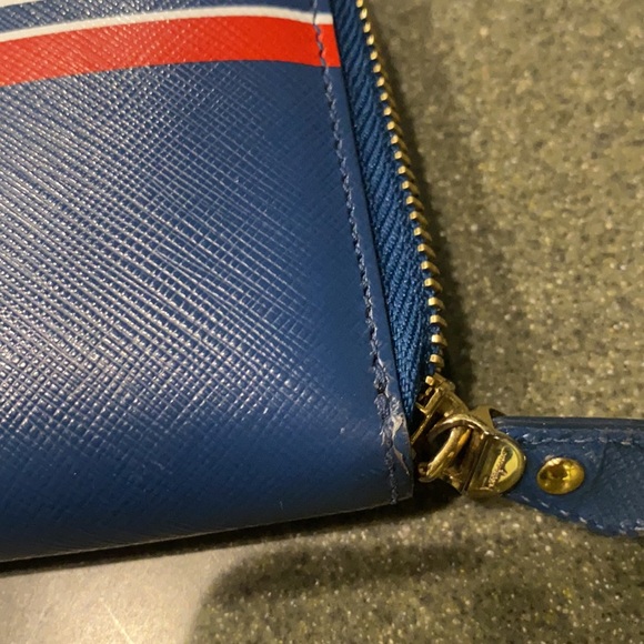 Authentic Ferragamo Wallet - Picture 10 of 12